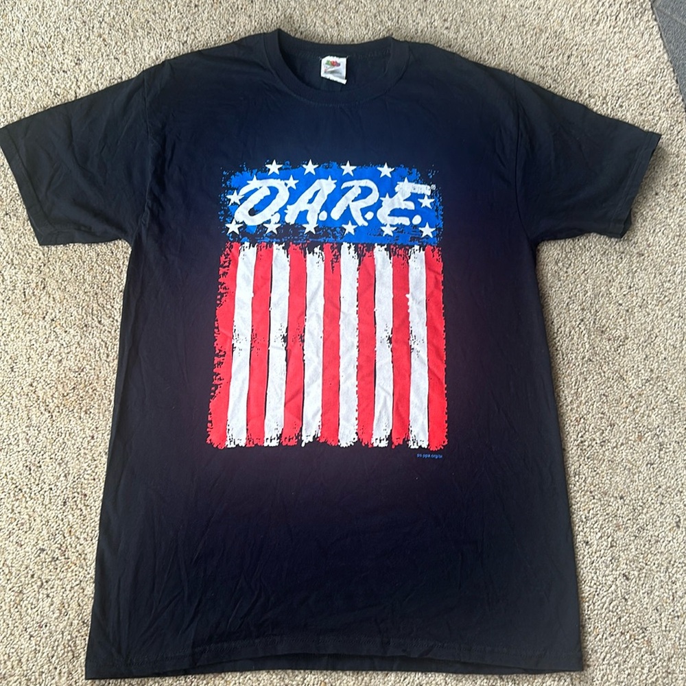 D.A.R.E. To Not Do Drugs Shirt Size Medium